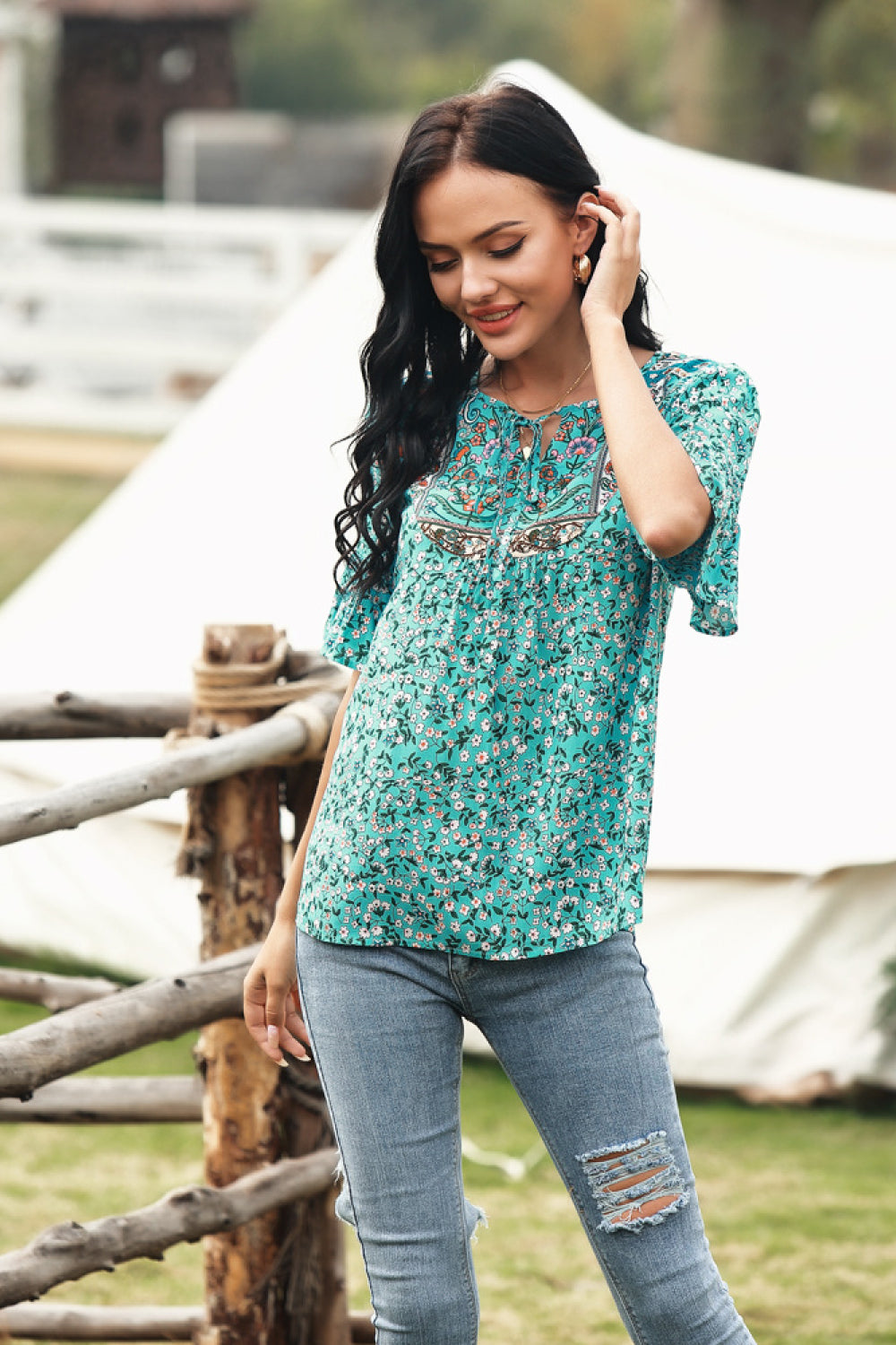 Floral Print Round-neckline Tee