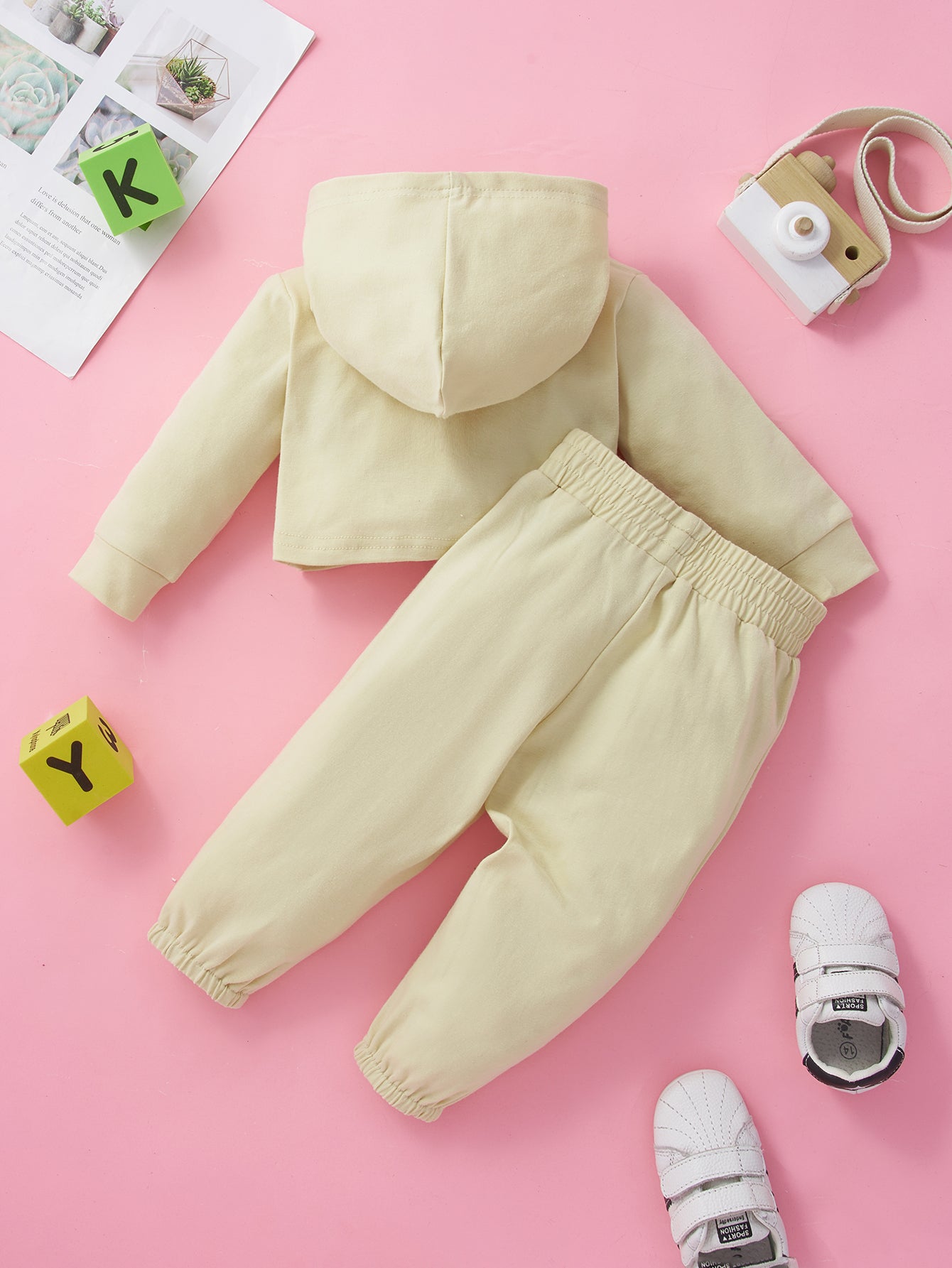 Baby Butterfly Graphic Hoodie and Pants Set