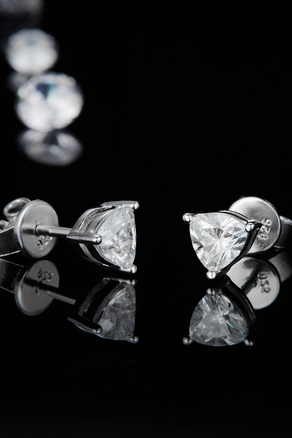 1 Carat Moissanite 925 Sterling Silver Stud Earrings