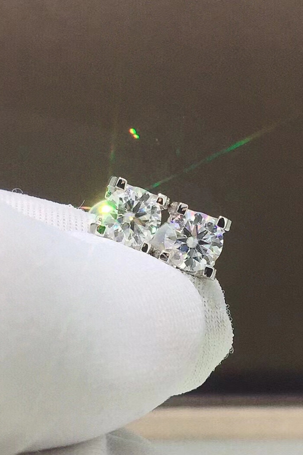 Go On 1 Carat Moissanite Stud Earrings