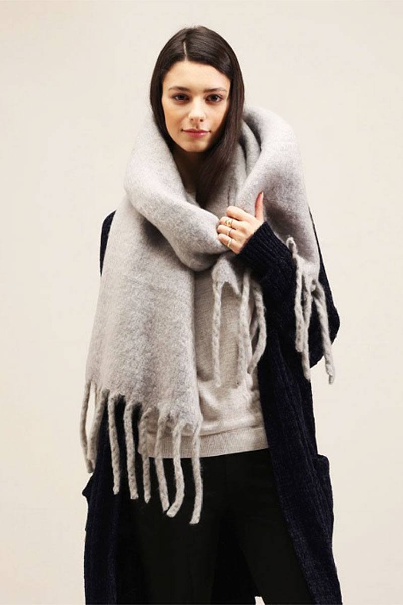 Solid Scarf With Chunky Fringe - Absolute Fashion 2020