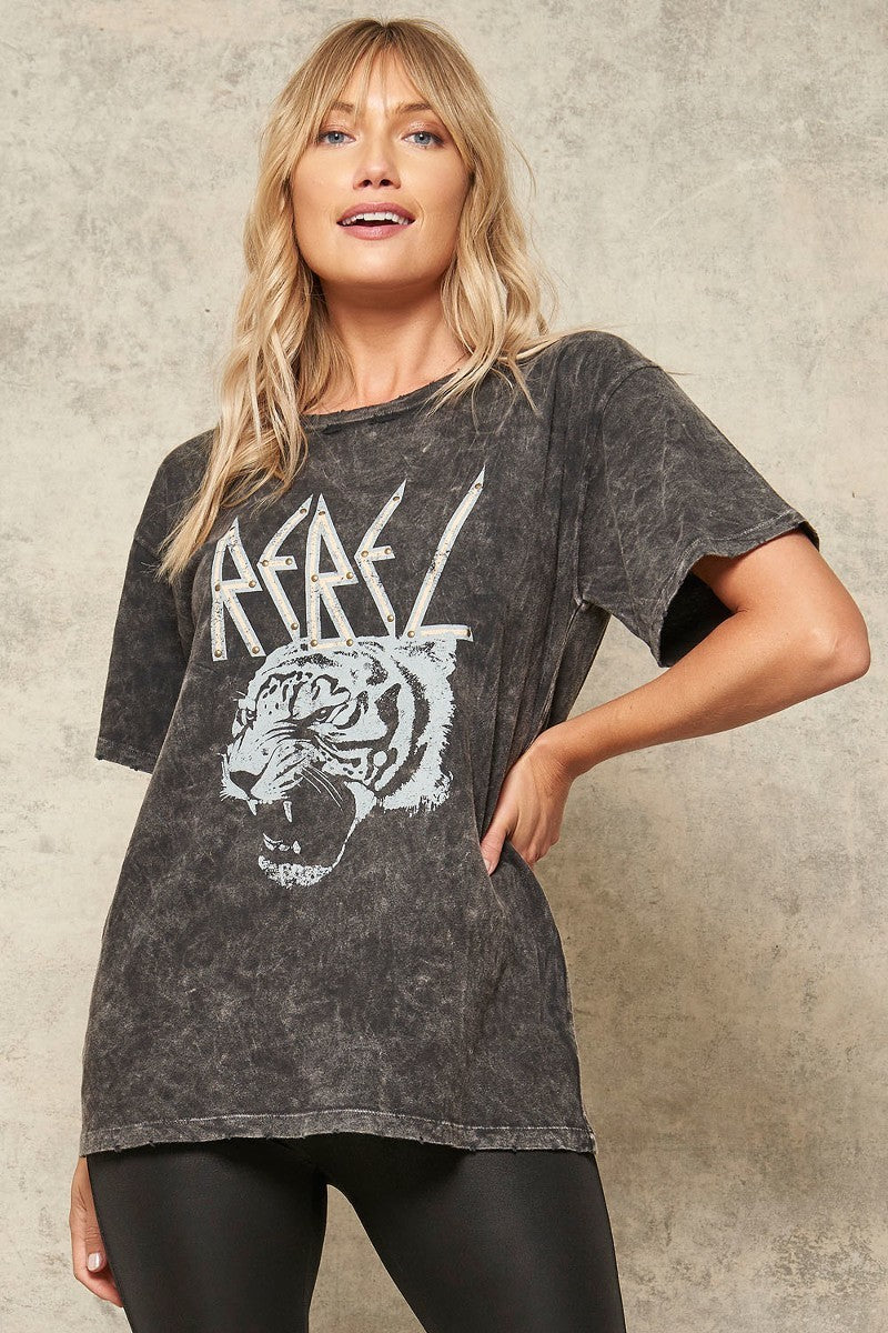A Mineral Washed Graphic T-shirt - Absolute Fashion 2020