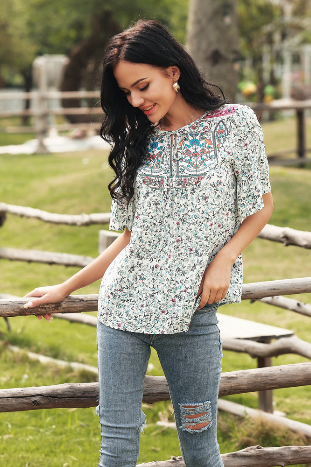 Floral Print Round-neckline Tee
