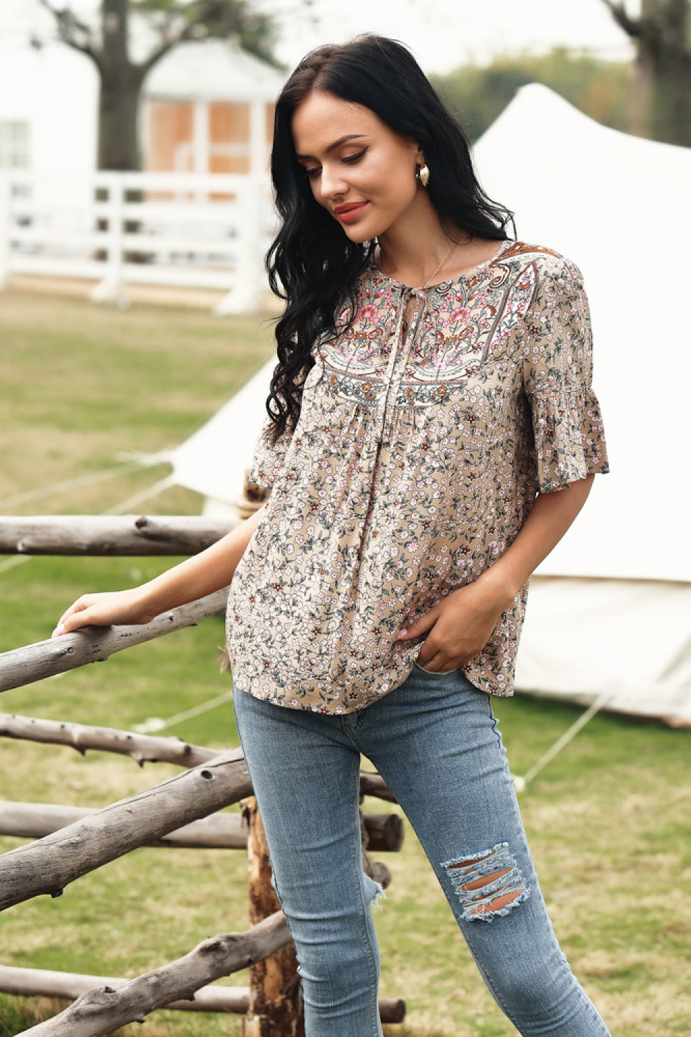 Floral Print Round-neckline Tee