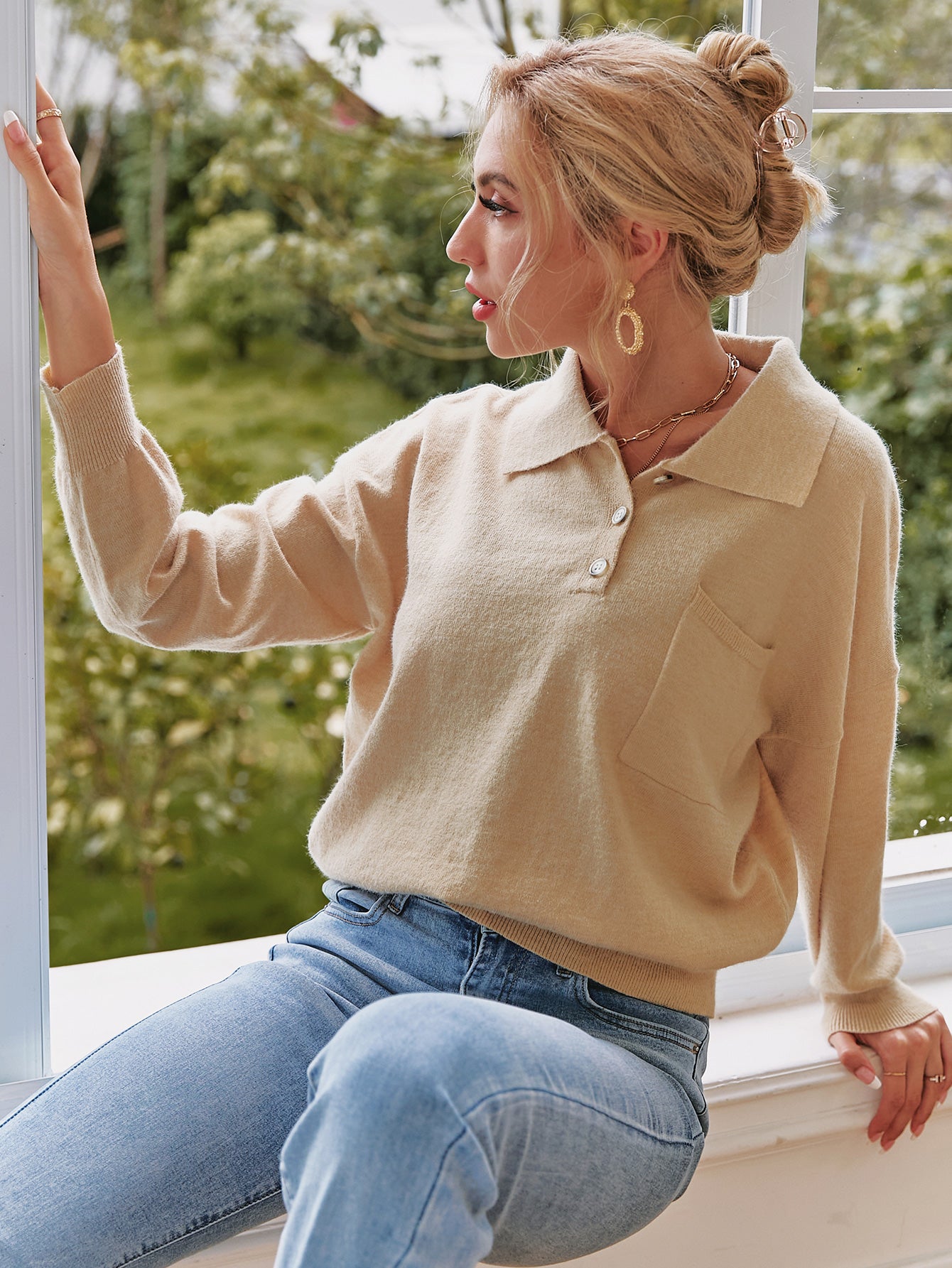 Collared Neck Knitted Sweater with Pocket