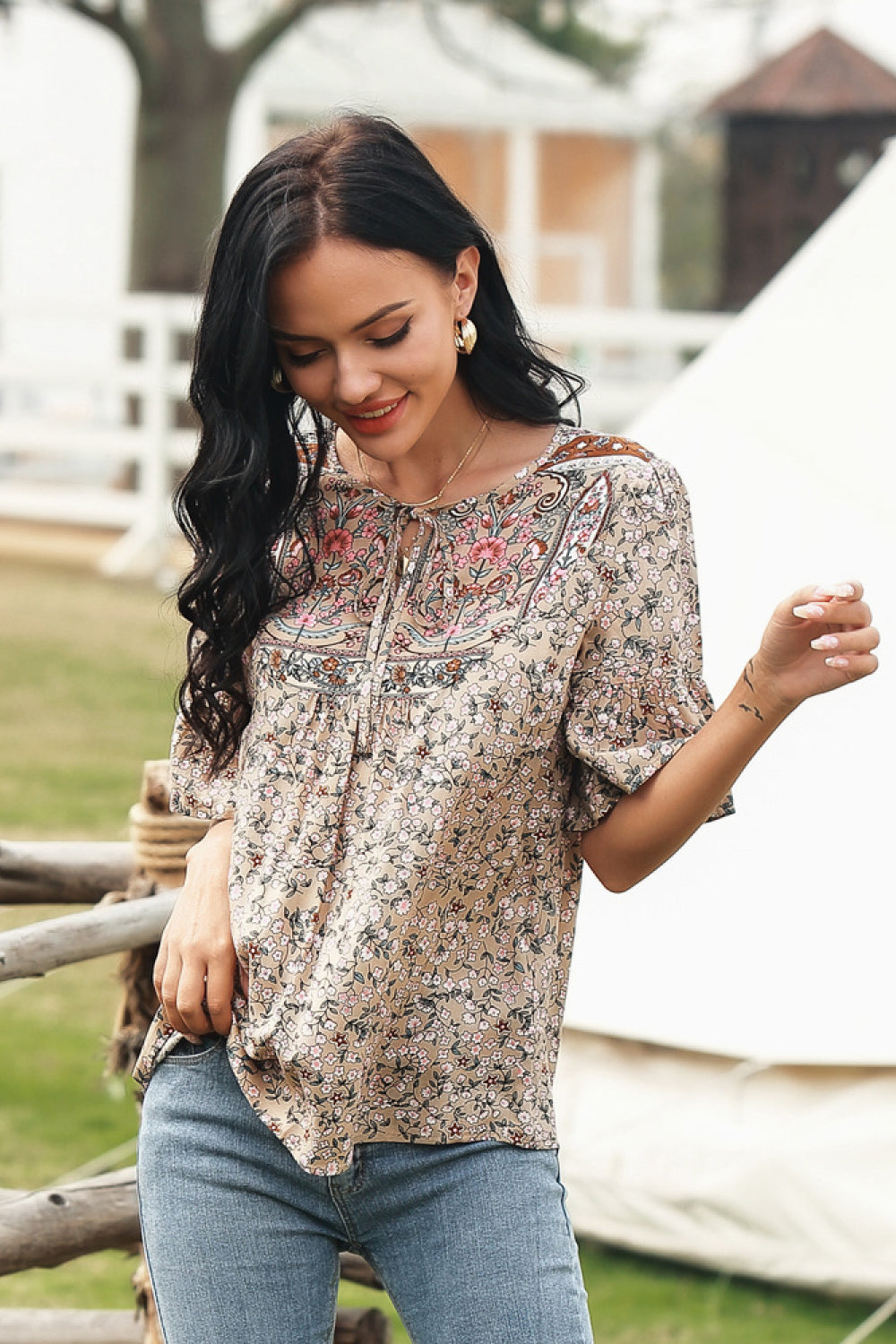 Floral Print Round-neckline Tee