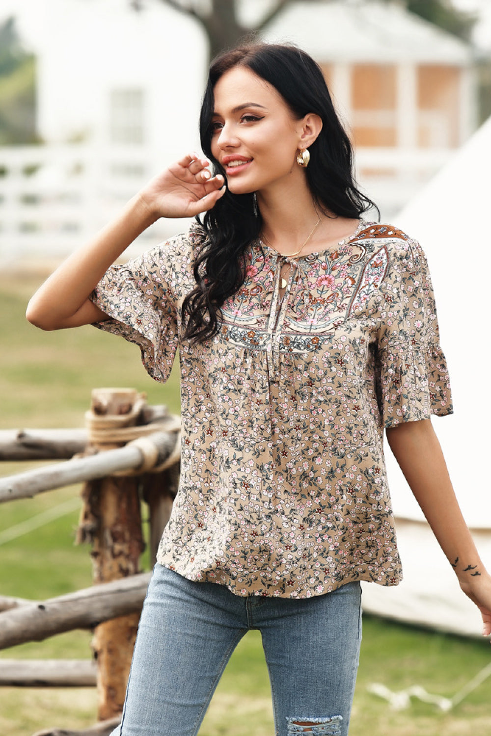 Floral Print Round-neckline Tee