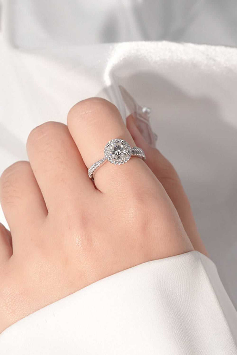 1 Carat Moissanite Round Shape Ring - Absolute fashion 2020