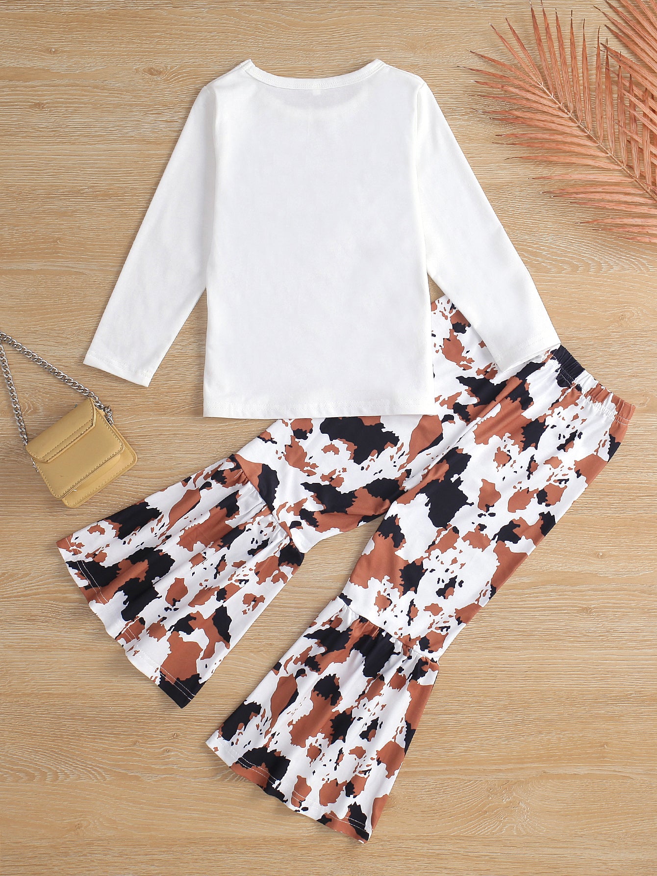 Girls Graphic T-Shirt and Floral Pants Set