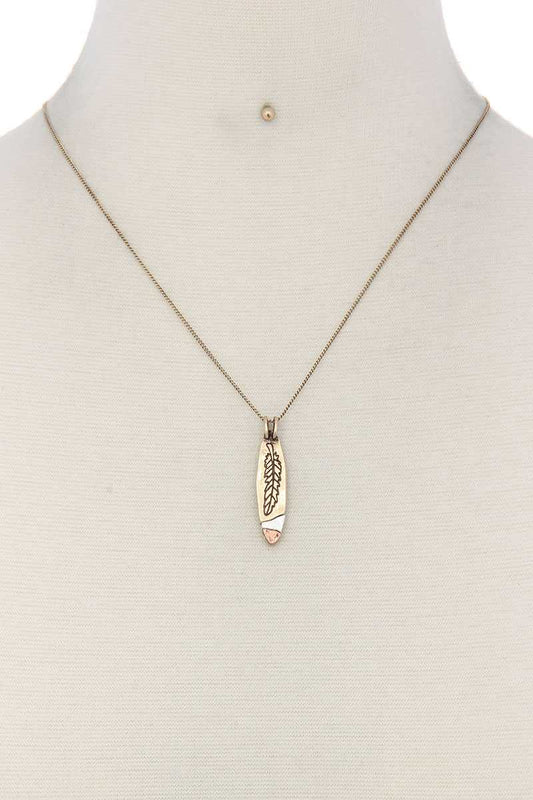 Feather Engrave Oval Shape Necklace - Absolute Fashion 2020