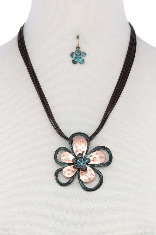 Two Tone Flower Pendant Pu Leather Necklace - Absolute Fashion 2020
