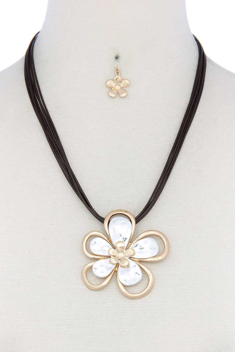 Two Tone Flower Pendant Pu Leather Necklace - Absolute Fashion 2020