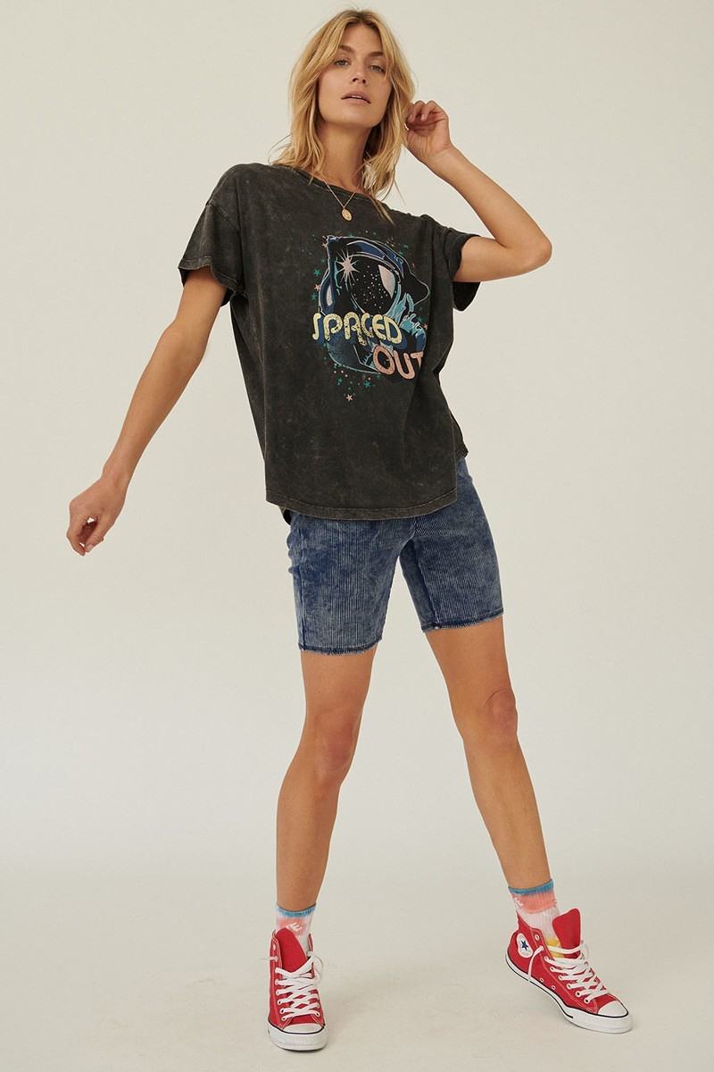 A Mineral Washed Graphic T-shirt - Absolute Fashion 2020